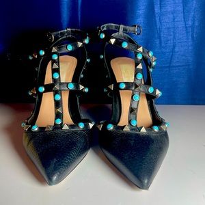 Valentino rockstud leather pump with turquoise